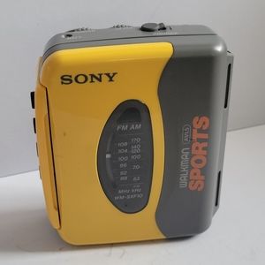 Vintage Sony Walkman Sports FM/AM Radio Cassette Player AVLS WM-SXF10